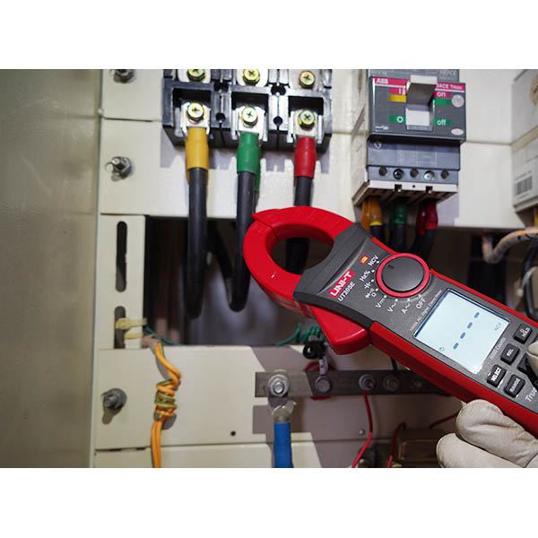 UT208B True RMS Digital Clamp Meter 1000A (AC/DC)
