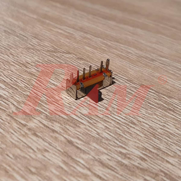 SW5 - 3 State Switch PCB Mounted